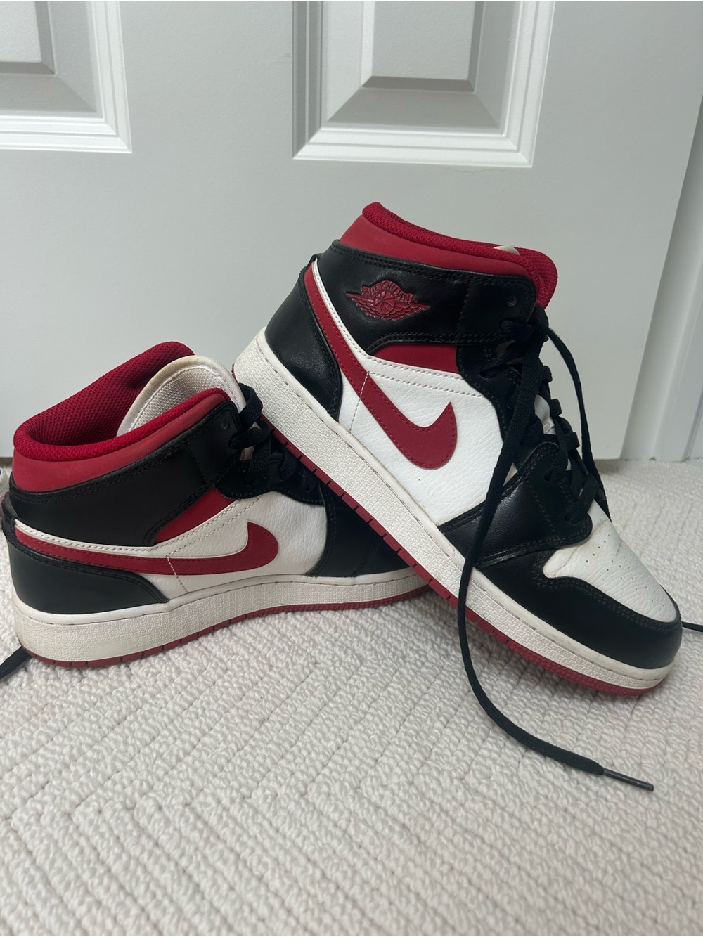 Jordan 1 Mid Chicago Toe
